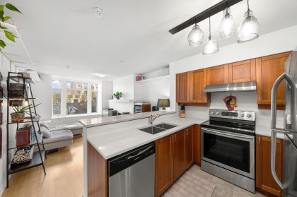 Photo 6 at 301 - 3727 W 10 Avenue, Point Grey, Vancouver West