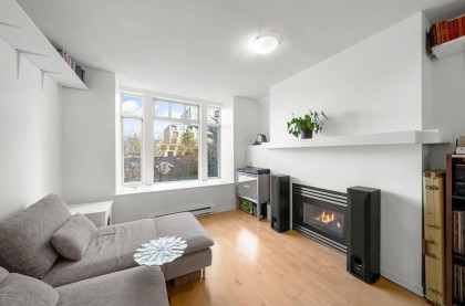 Photo 3 at 301 - 3727 W 10 Avenue, Point Grey, Vancouver West