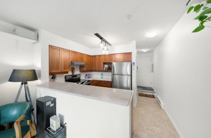 Photo 8 at 301 - 3727 W 10 Avenue, Point Grey, Vancouver West