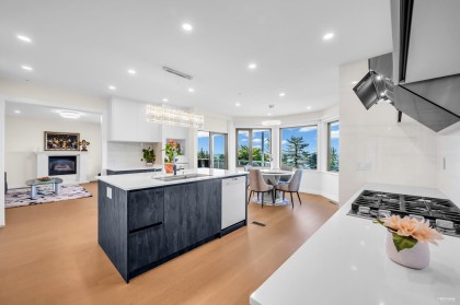 Photo 15 at 2662 Chelsea Place, Chelsea Park, West Vancouver