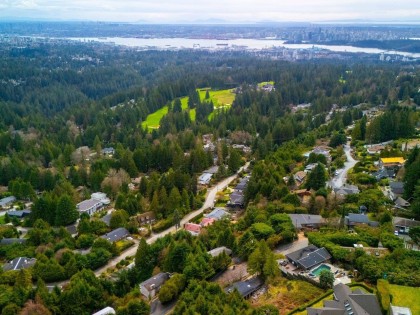 Photo 8 at 530 St. Andrews Road, Glenmore, West Vancouver