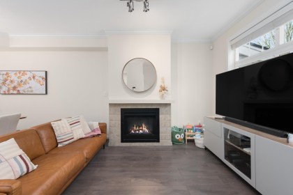 Photo 8 at 319 W 59th Avenue, South Cambie, Vancouver West