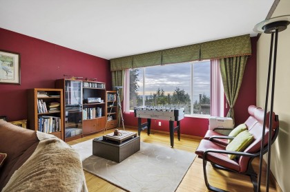 Photo 6 at 4582 Woodgreen Court, Cypress Park Estates, West Vancouver