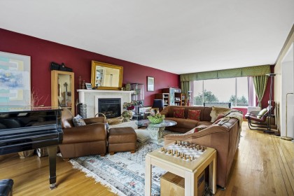 Photo 7 at 4582 Woodgreen Court, Cypress Park Estates, West Vancouver