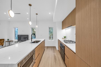 Photo 5 at 1012 W 52nd Avenue, South Granville, Vancouver West