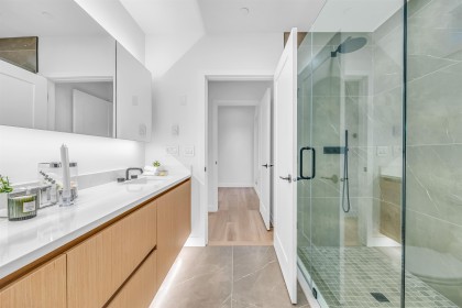 Photo 15 at 1012 W 52nd Avenue, South Granville, Vancouver West