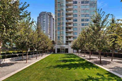 Photo 33 at 303 - 1501 Howe Street, Yaletown, Vancouver West