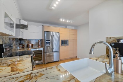 Photo 14 at 303 - 1501 Howe Street, Yaletown, Vancouver West