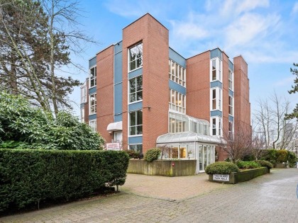 Photo 2 at 105 - 1502 Island Park Walk, False Creek, Vancouver West