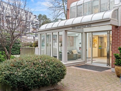 Photo 3 at 105 - 1502 Island Park Walk, False Creek, Vancouver West