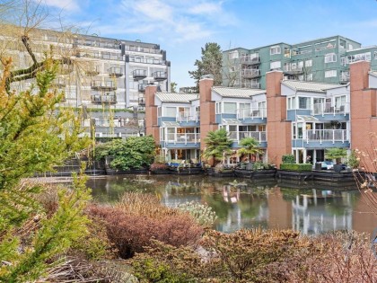 Photo 1 at 105 - 1502 Island Park Walk, False Creek, Vancouver West
