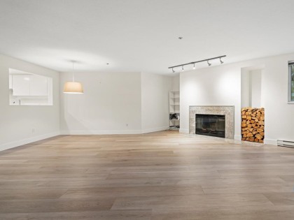 Photo 10 at 105 - 1502 Island Park Walk, False Creek, Vancouver West