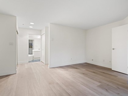 Photo 14 at 105 - 1502 Island Park Walk, False Creek, Vancouver West