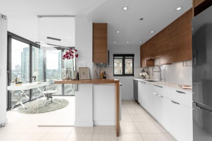 Photo 9 at 1001 - 1155 Homer Street, Yaletown, Vancouver West