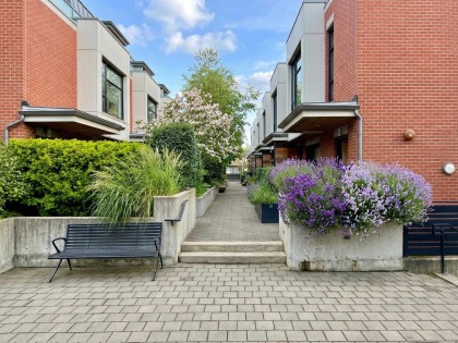 Photo 2 at 5458 Oak Street, Cambie, Vancouver West
