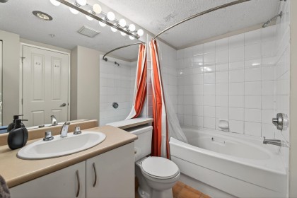 Photo 12 at 106 - 2983 W 4th Avenue, Kitsilano, Vancouver West