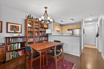 Photo 5 at 106 - 2983 W 4th Avenue, Kitsilano, Vancouver West