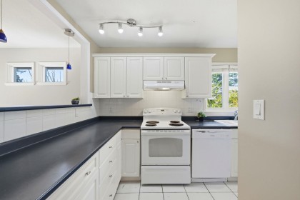 Photo 6 at 203 - 1538 Bowser Avenue, Norgate, North Vancouver