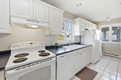 Photo 7 at 203 - 1538 Bowser Avenue, Norgate, North Vancouver