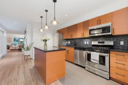 Photo 12 at 105 - 2832 Capilano Road, Capilano NV, North Vancouver