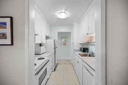 Photo 6 at 202 - 1066 W 13th Avenue, Fairview VW, Vancouver West