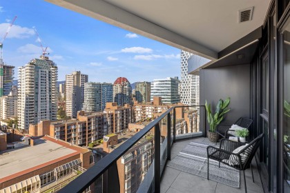 Photo 4 at 1504 - 889 Pacific Street, Downtown VW, Vancouver West