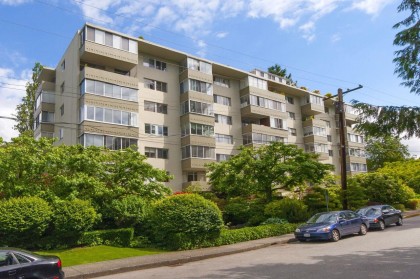 Photo 2 at 505 - 1425 Esquimalt Avenue, Ambleside, West Vancouver