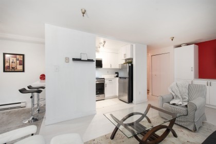 Photo 7 at 118 - 1363 Clyde Avenue, Ambleside, West Vancouver