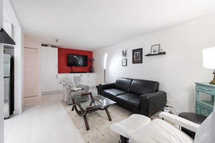 Photo 3 at 118 - 1363 Clyde Avenue, Ambleside, West Vancouver