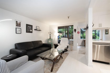 Photo 5 at 118 - 1363 Clyde Avenue, Ambleside, West Vancouver