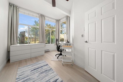 Photo 23 at 101 - 2408 Haywood Avenue, Dundarave, West Vancouver