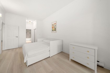 Photo 22 at 101 - 2408 Haywood Avenue, Dundarave, West Vancouver