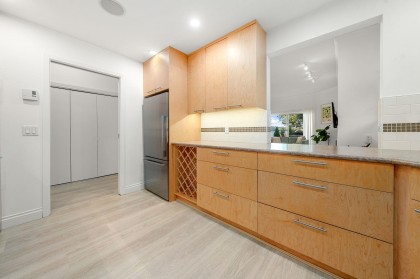 Photo 19 at 101 - 2408 Haywood Avenue, Dundarave, West Vancouver