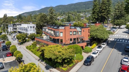 Photo 35 at 101 - 2408 Haywood Avenue, Dundarave, West Vancouver