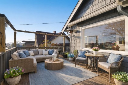 Photo 3 at 1073 Clyde Avenue, Sentinel Hill, West Vancouver