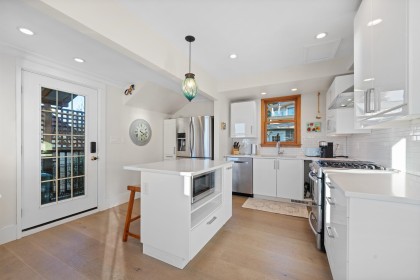 Photo 5 at 1073 Clyde Avenue, Sentinel Hill, West Vancouver