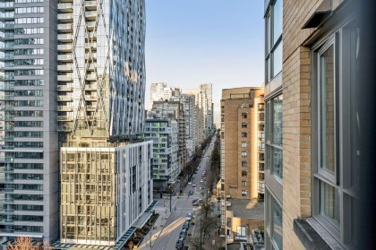 Photo 17 at 1202 - 1188 Richards Street, Yaletown, Vancouver West