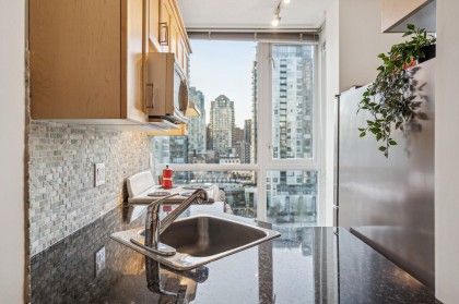 Photo 12 at 1202 - 1188 Richards Street, Yaletown, Vancouver West