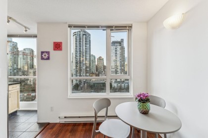 Photo 9 at 1202 - 1188 Richards Street, Yaletown, Vancouver West