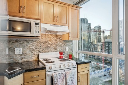 Photo 14 at 1202 - 1188 Richards Street, Yaletown, Vancouver West