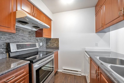 Photo 10 at 12 - 1328 W 73rd Avenue, Marpole, Vancouver West