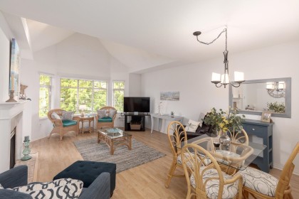 Photo 3 at 504 - 2059 Chesterfield Avenue, Central Lonsdale, North Vancouver