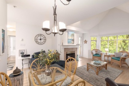 Photo 5 at 504 - 2059 Chesterfield Avenue, Central Lonsdale, North Vancouver