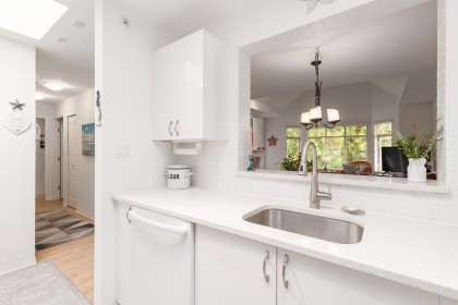 Photo 10 at 504 - 2059 Chesterfield Avenue, Central Lonsdale, North Vancouver