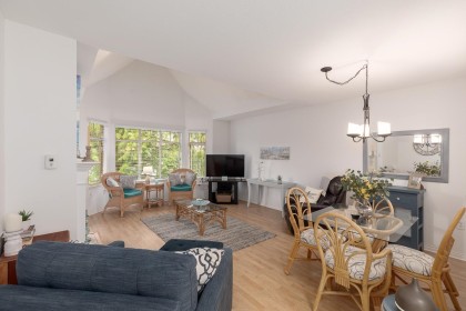 Photo 4 at 504 - 2059 Chesterfield Avenue, Central Lonsdale, North Vancouver