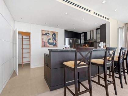 Photo 5 at 4302 - 1408 Strathmore Mews, Yaletown, Vancouver West