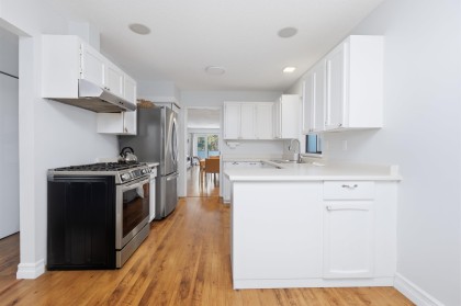 Photo 10 at 1911 Deep Cove Road, Deep Cove, North Vancouver