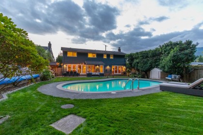 Photo 1 at 2864 Bushnell Place, Westlynn Terrace, North Vancouver