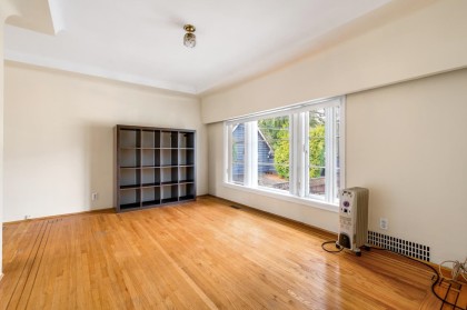 Photo 4 at 1441 W 49th Avenue, South Granville, Vancouver West