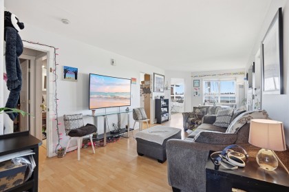 Photo 9 at B - 403 Alder Street, Lower Lonsdale, North Vancouver